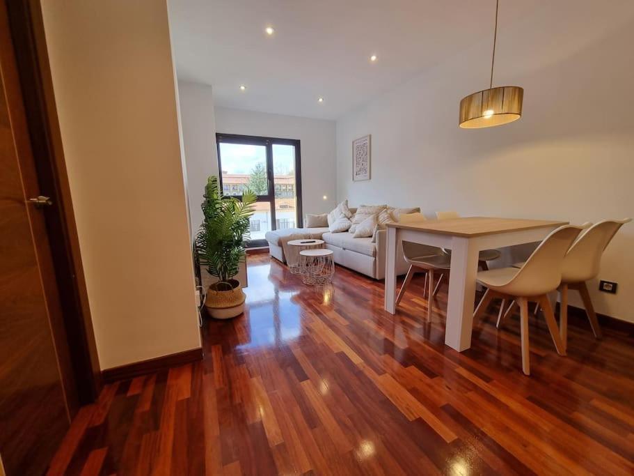 604B - Apartamento Con Garaje Oviedo Exteriör bild